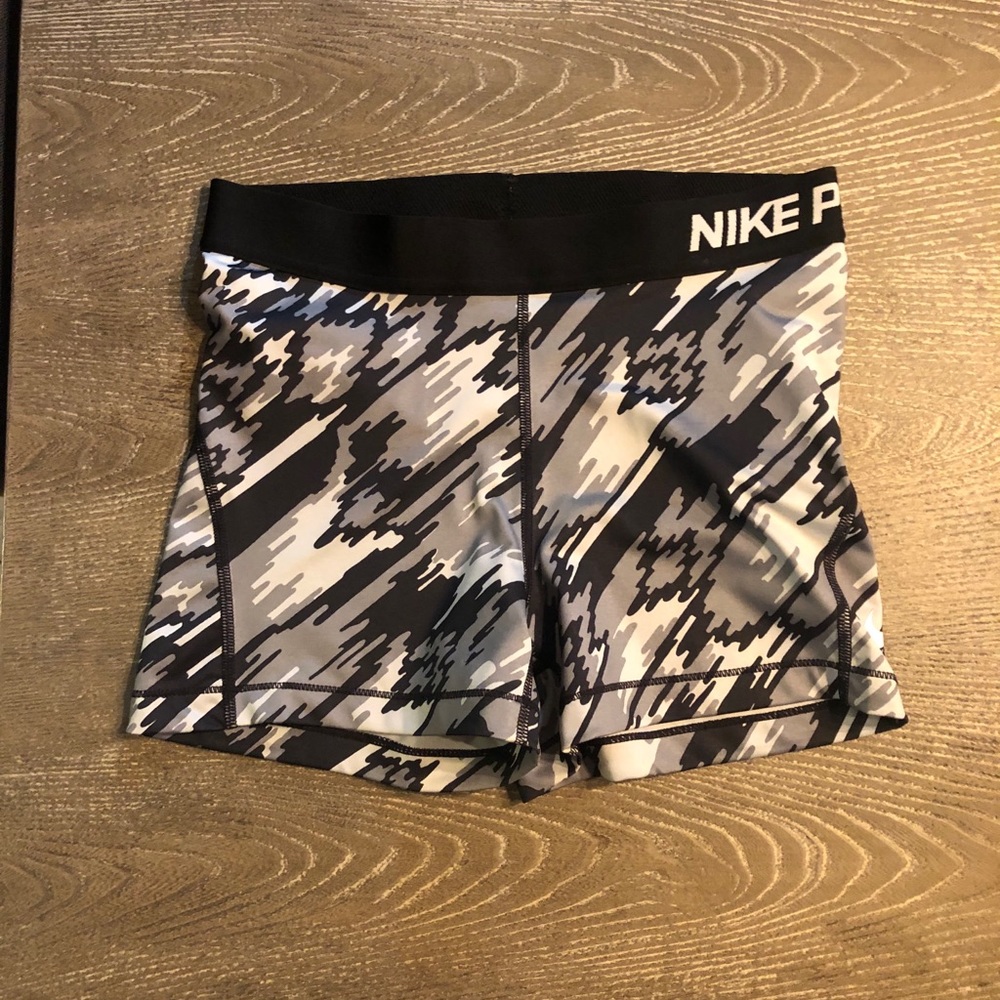 Nike Camo Pro Shorts Size Medium